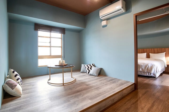Room 10 of 115