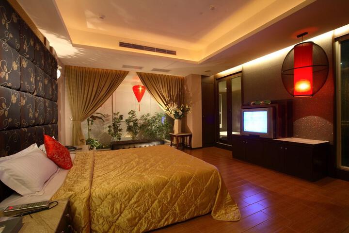 Room 1 of 11
