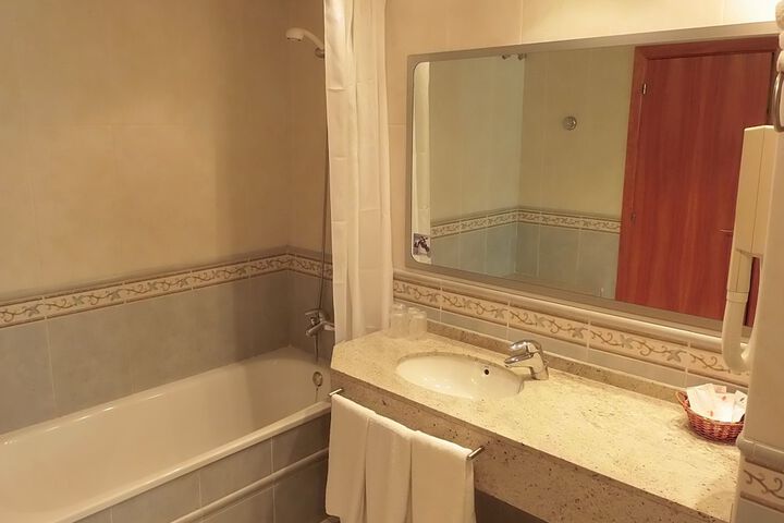 Room 15 of 35
