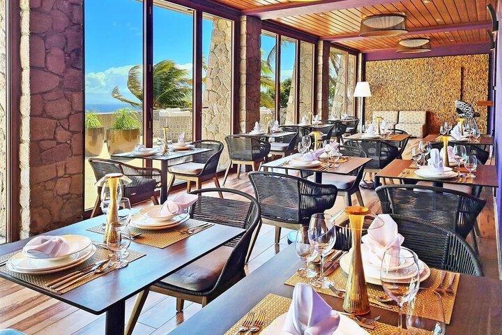 Dining 9 of 19