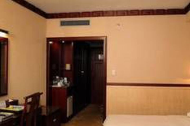 Room 17 of 63
