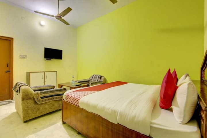 Room 3 of 14