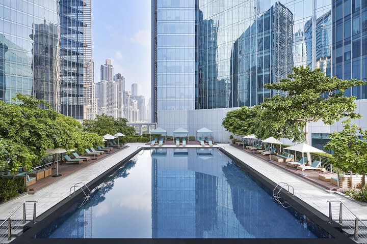 Pool Hotel