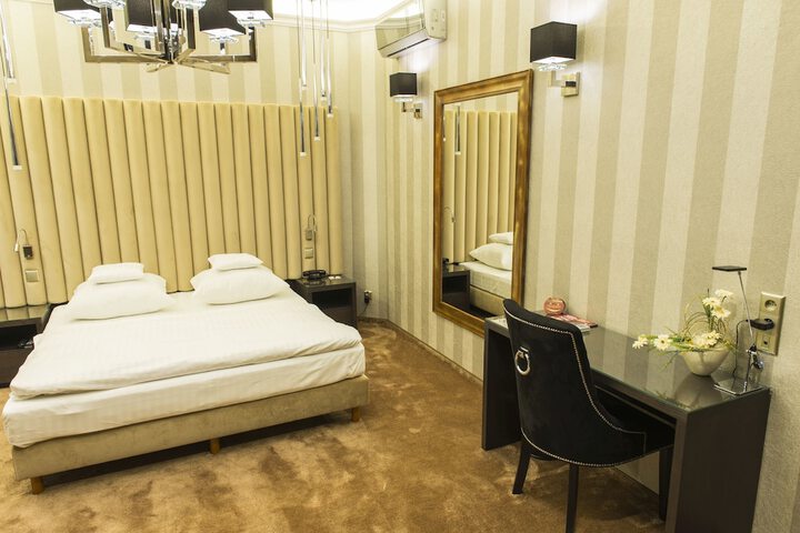 Room 14 of 49