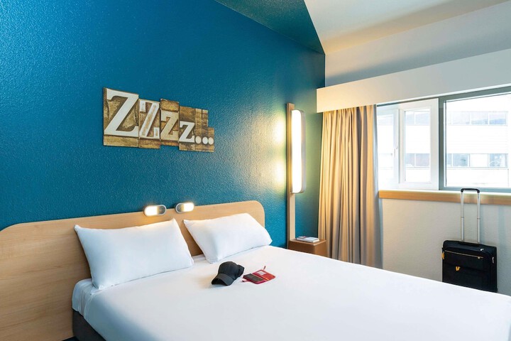 Room 25 of 67