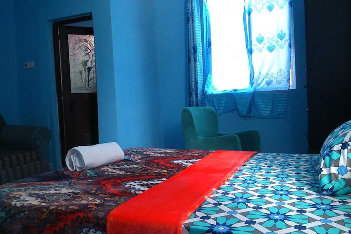 Room 9 of 20