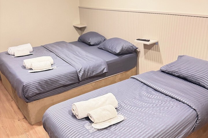 Room 16 of 90