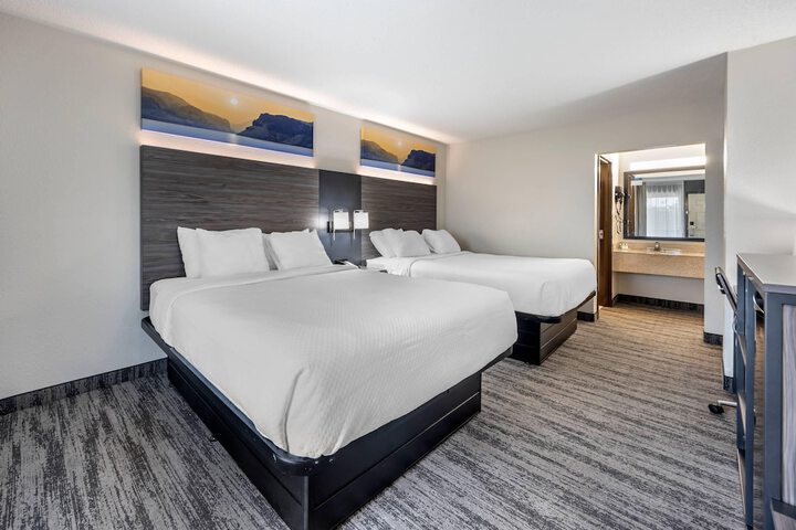 Room 33 of 49