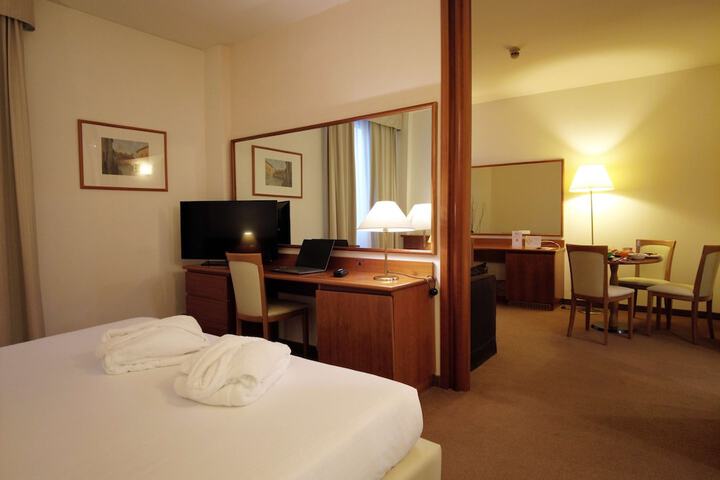 Room 21 of 73