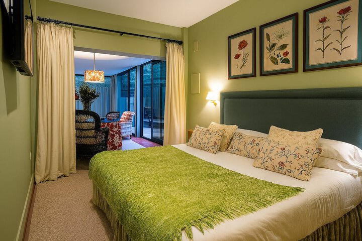 Room 5 of 116