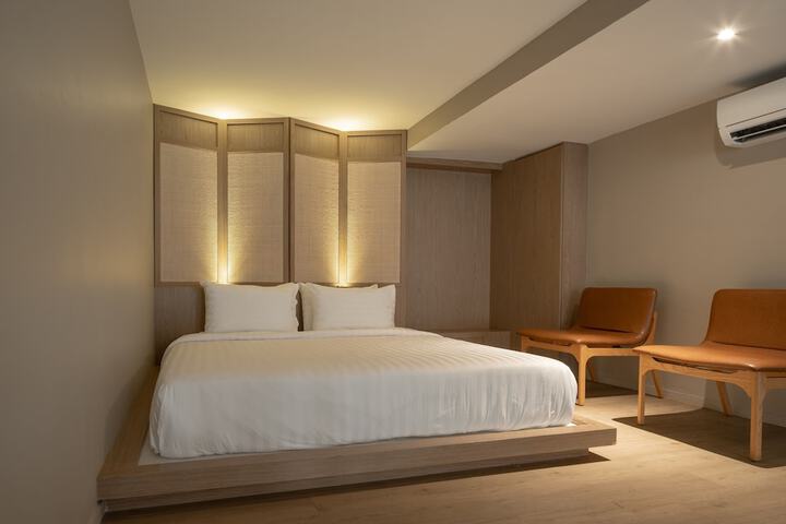 Room 11 of 53