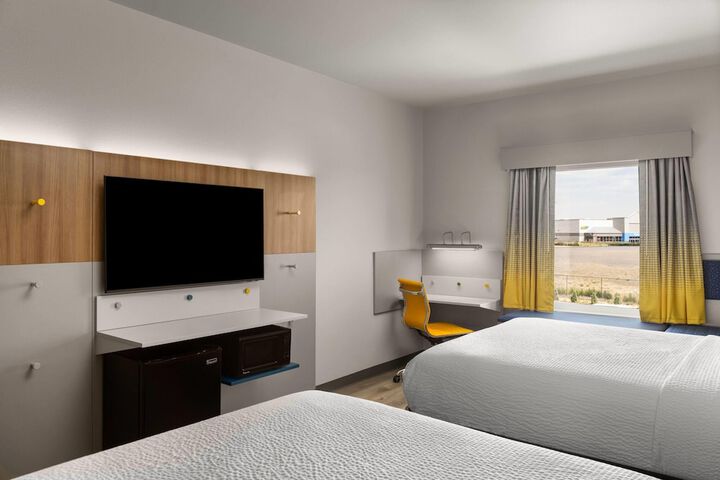 Room 15 of 40