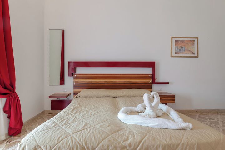 Room 6 of 49