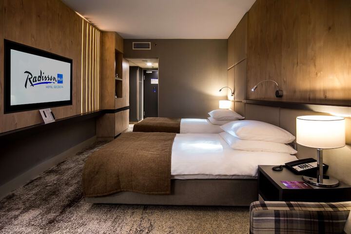 Room 11 of 203