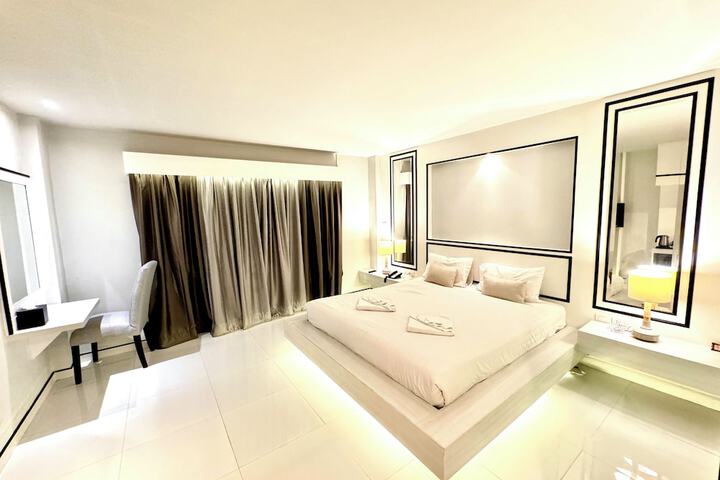 Room 17 of 61