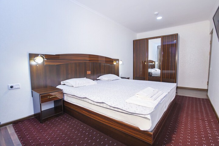 Room 12 of 46