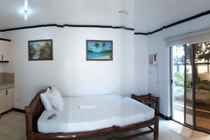 Room 4 of 5