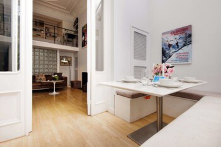 Room 3 of 10
