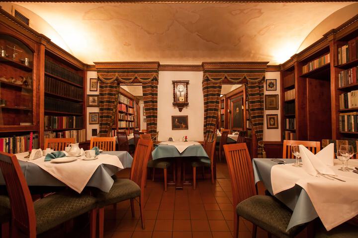 Dining 60 of 79