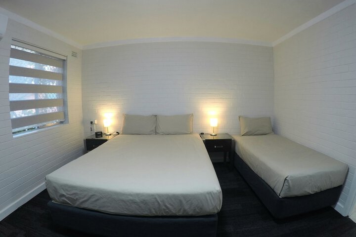 Room 27 of 65