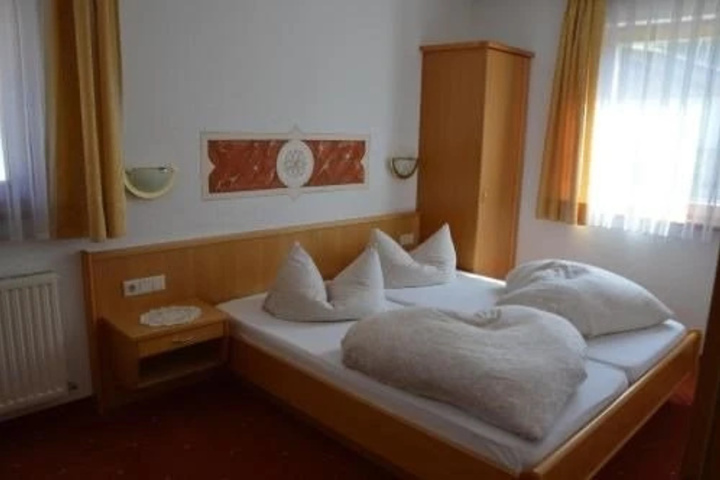 Room 3 of 5