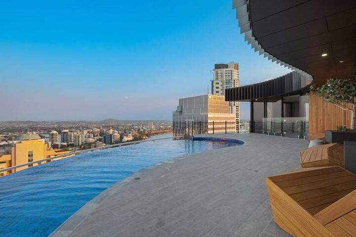 Pool 17 of 27