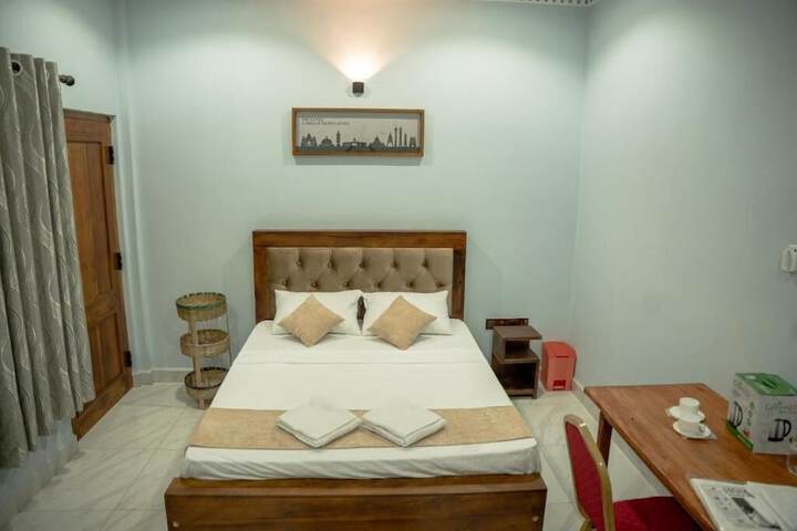 Room 5 of 14