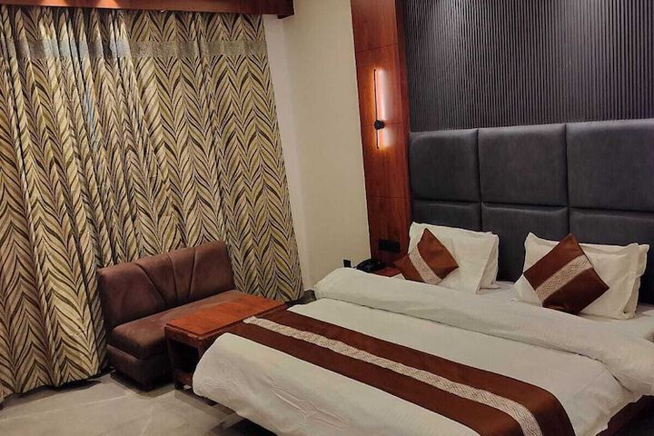 Room 14 of 35