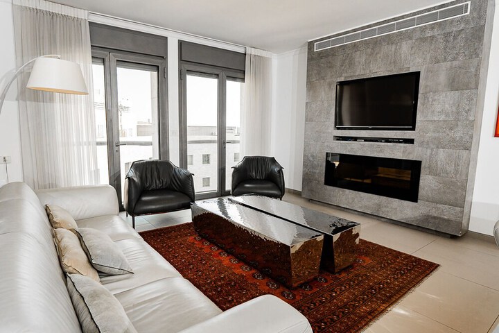 Room 43 of 83