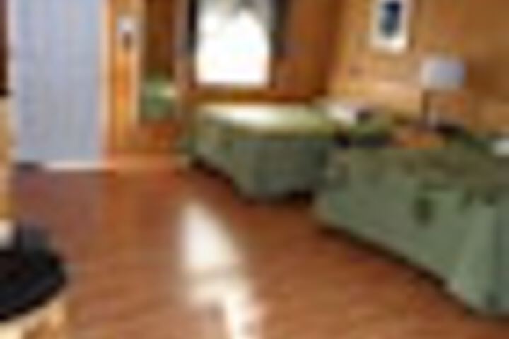 Room 14 of 345