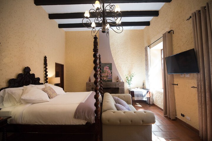 Room 6 of 24