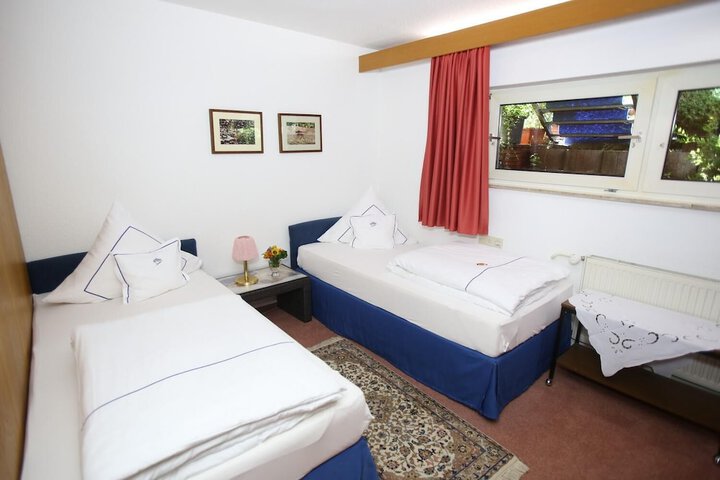 Room 9 of 20