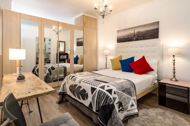 Room 2 of 38