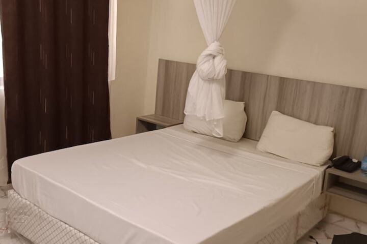 Room 6 of 49