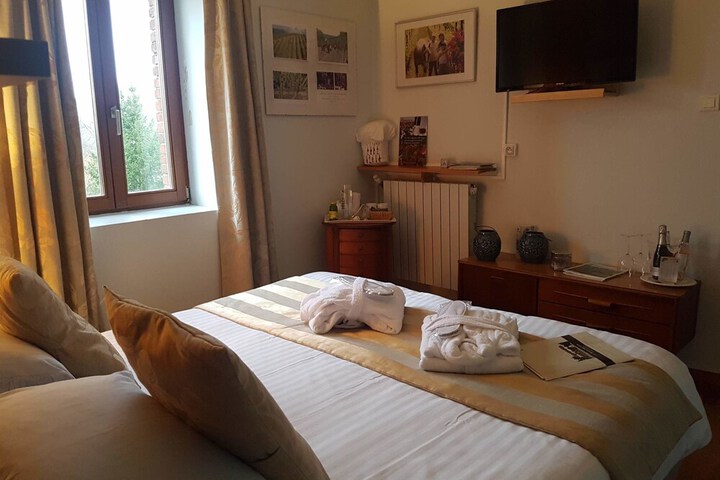 Room 17 of 90