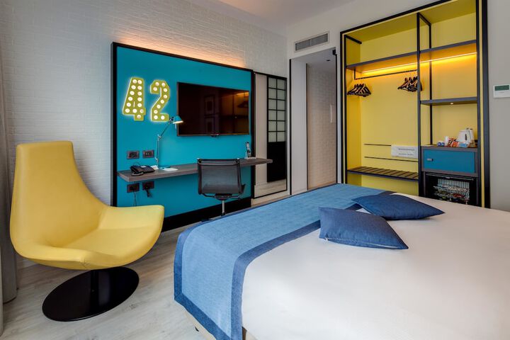 Room 20 of 65