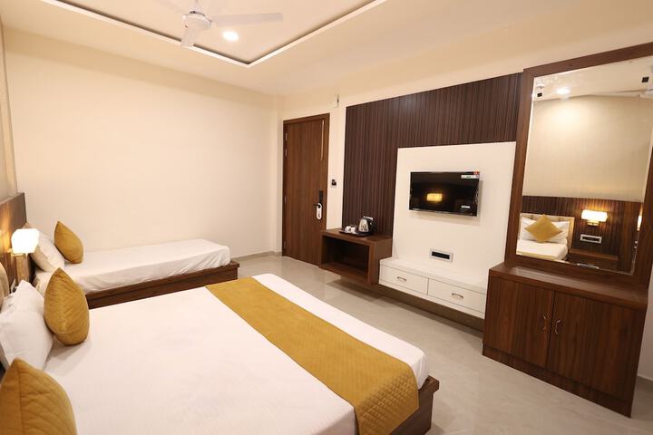 Room 3 of 26