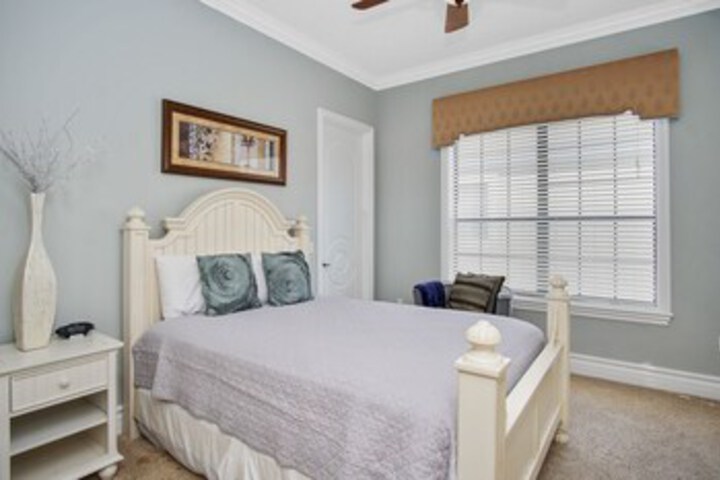 Room 10 of 37