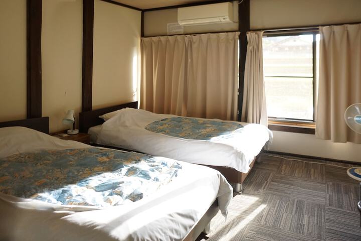 Room 15 of 42