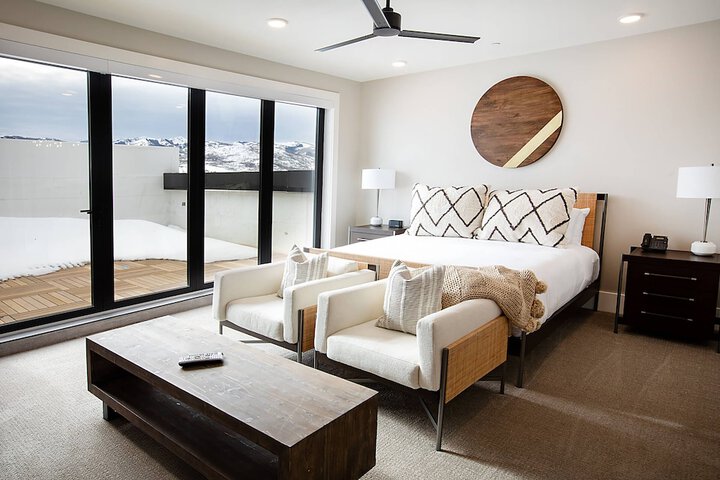 Room 29 of 215