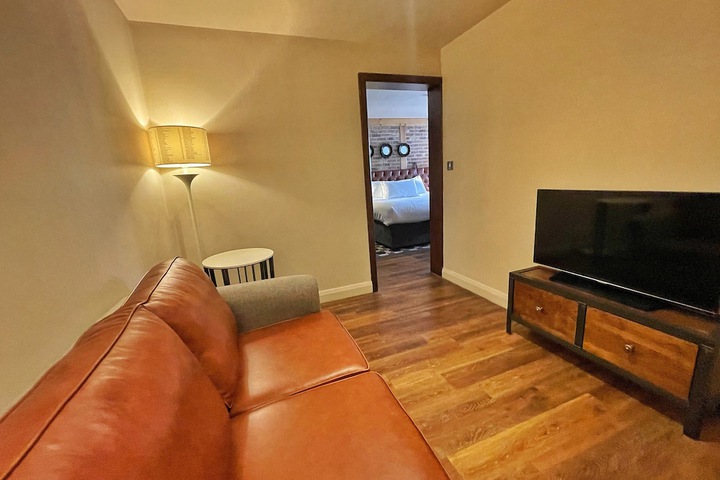 Room 42 of 90