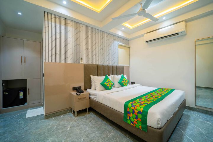 Room 18 of 33