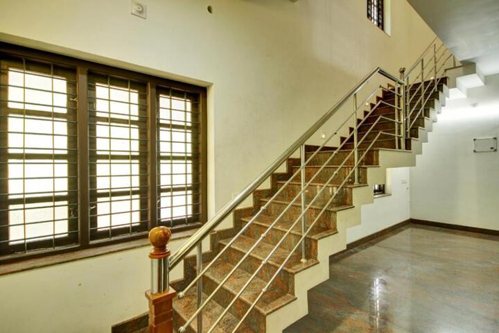 Hotel O Sanvilla