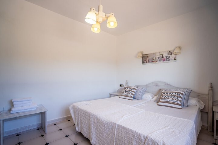 Room 10 of 36