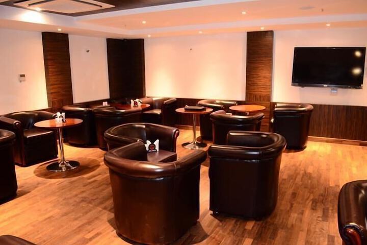 Lounge 19 of 20