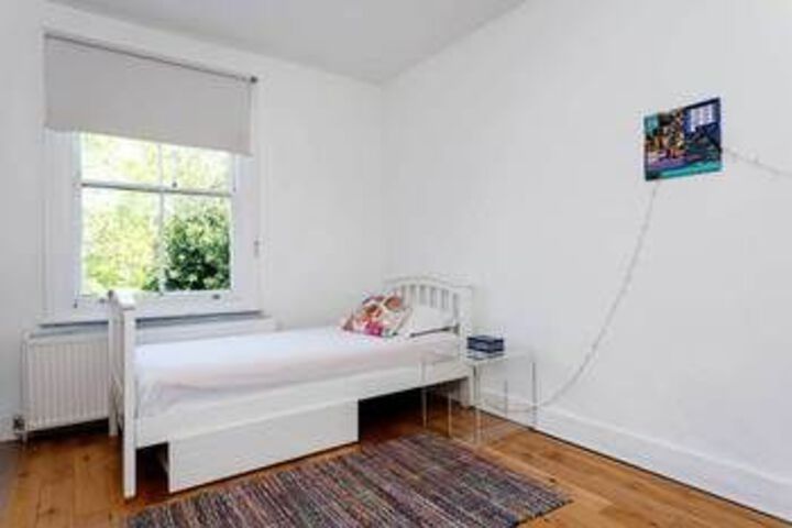 Room 11 of 22