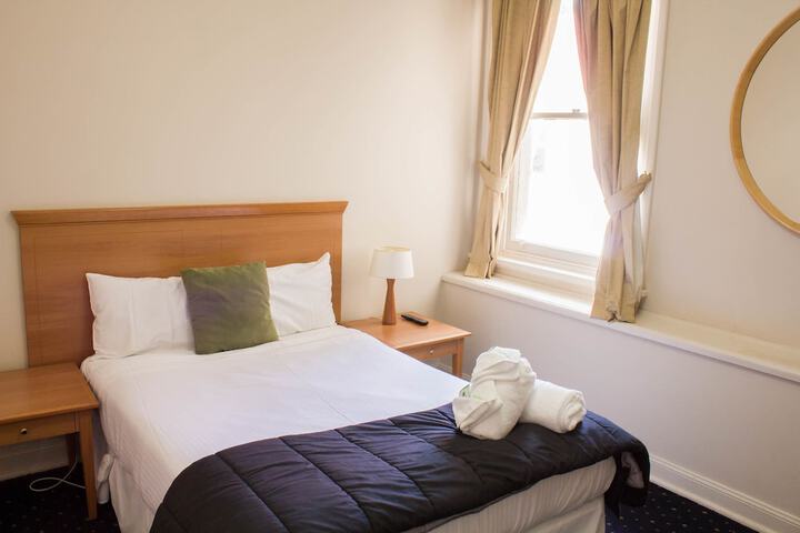 Room 12 of 47