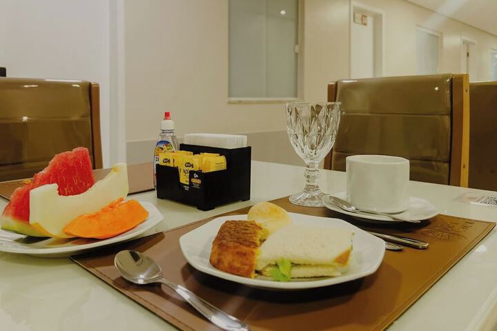 Dining 27 of 50