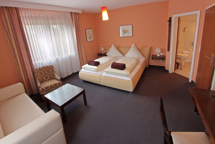 Room 14 of 38