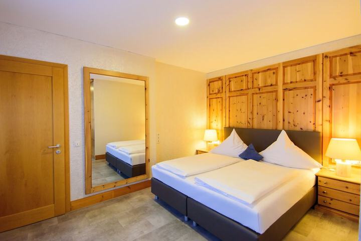 Room 27 of 65